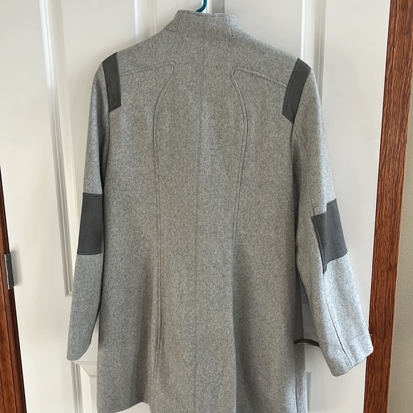 Calvin Klein wool coat with leather trim - Picture 3 of 7